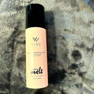 Makeup Melt​